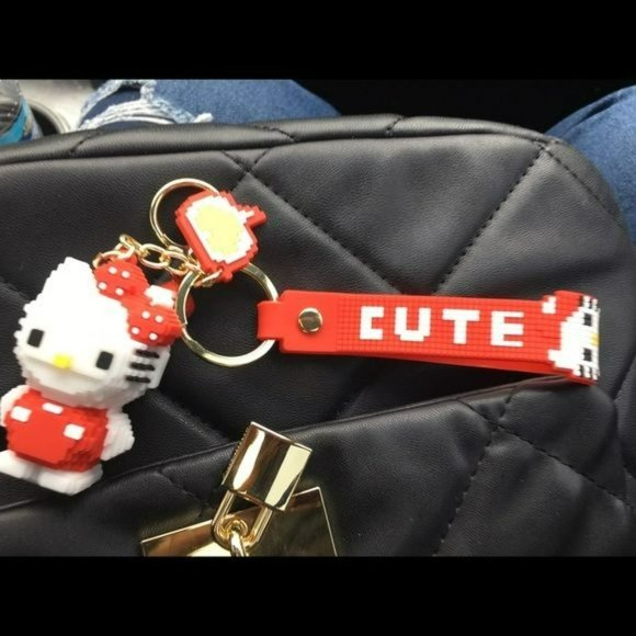 Keychain Hello Kitty red white  new 3 D - Picture 5 of 13